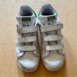 Adidas (Stan Smith) Youth Velcro Tennis Shoes size 2